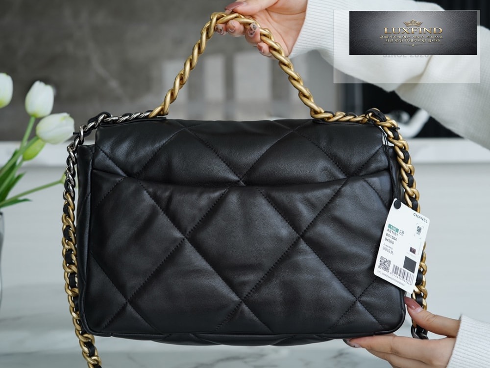 Chanel 19 Large