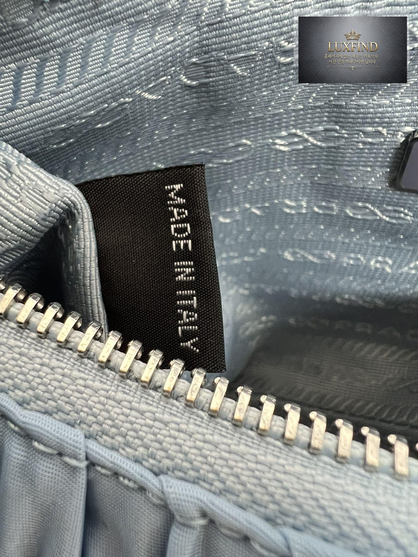 Prada Re-Edition 2000 Hobo